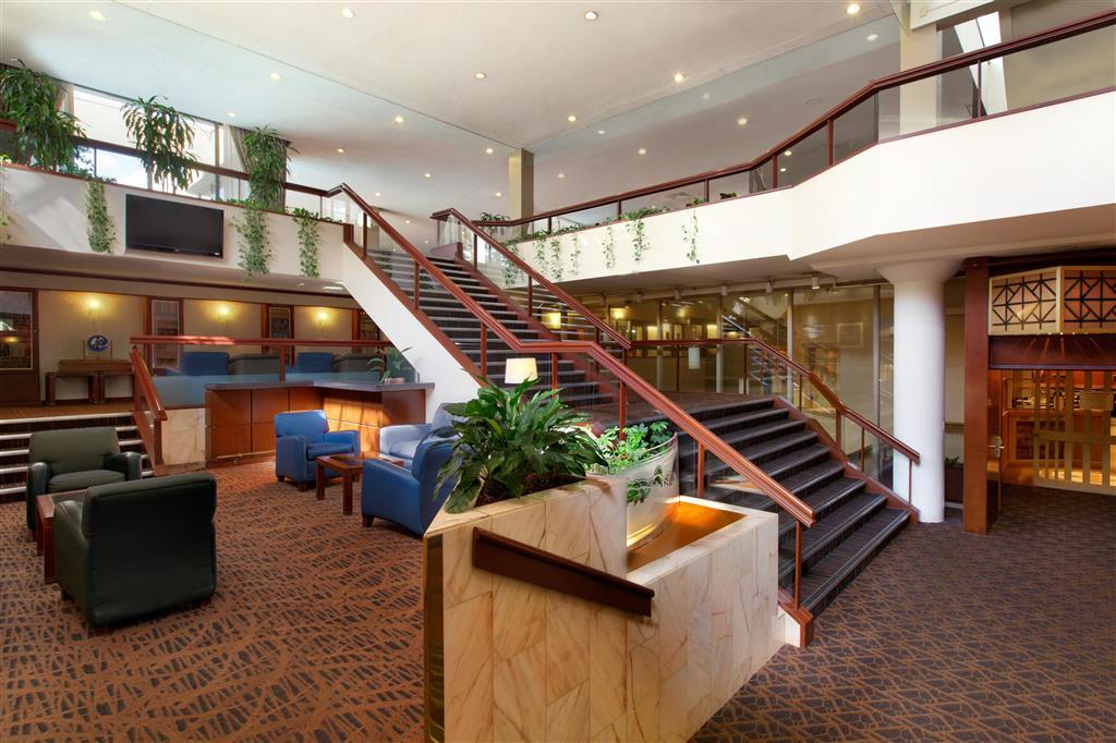 Coast Plaza Hotel And Suites Vancouver Interior photo